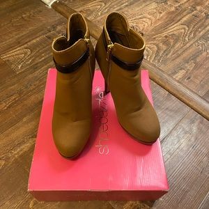 Shoe Dazzle Booties Size 6